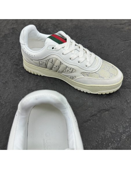 FashionStatement,GUCCI,IconicStyle,ItalianCraftsmanship,LuxuryFootwear,SNEAKER
