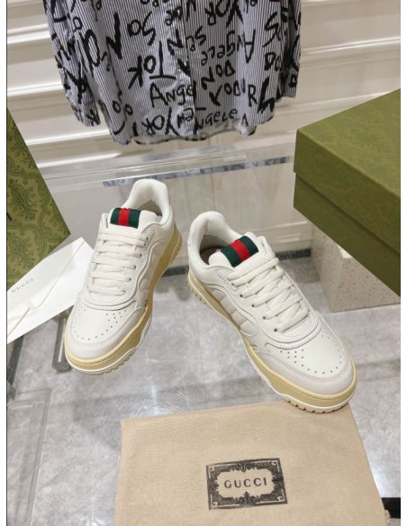 FashionStatement,GUCCI,IconicStyle,ItalianCraftsmanship,LuxuryFootwear,SNEAKER