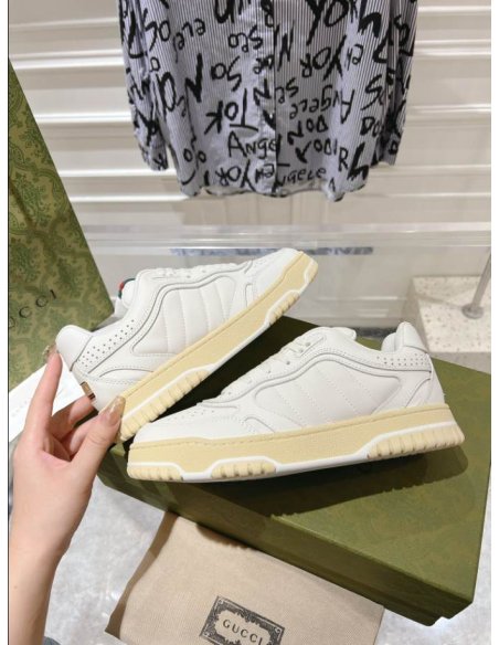 FashionStatement,GUCCI,IconicStyle,ItalianCraftsmanship,LuxuryFootwear,SNEAKER