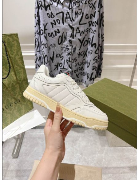 FashionStatement,GUCCI,IconicStyle,ItalianCraftsmanship,LuxuryFootwear,SNEAKER