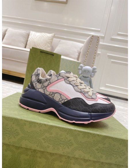 FashionStatement,GUCCI,IconicStyle,ItalianCraftsmanship,LuxuryFootwear,SNEAKER