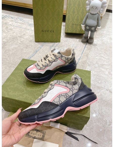 FashionStatement,GUCCI,IconicStyle,ItalianCraftsmanship,LuxuryFootwear,SNEAKER