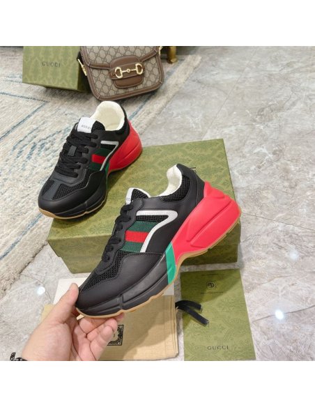 FashionStatement,GUCCI,IconicStyle,ItalianCraftsmanship,LuxuryFootwear,SNEAKER