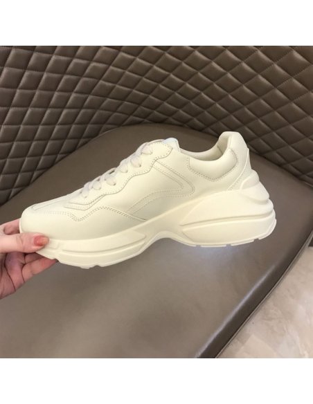 FashionStatement,GUCCI,IconicStyle,ItalianCraftsmanship,LuxuryFootwear,SNEAKER