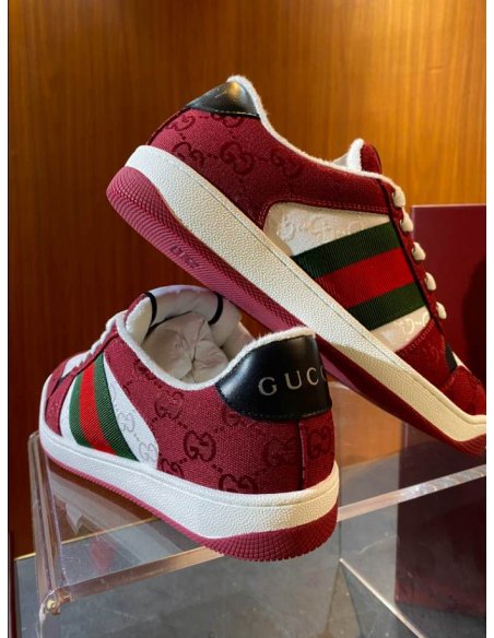 FashionStatement,GUCCI,IconicStyle,ItalianCraftsmanship,LuxuryFootwear,SNEAKER