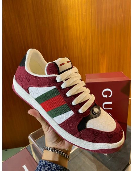 FashionStatement,GUCCI,IconicStyle,ItalianCraftsmanship,LuxuryFootwear,SNEAKER