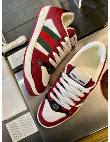 FashionStatement,GUCCI,IconicStyle,ItalianCraftsmanship,LuxuryFootwear,SNEAKER