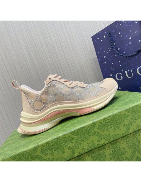 FashionStatement,GUCCI,IconicStyle,ItalianCraftsmanship,LuxuryFootwear,SNEAKER