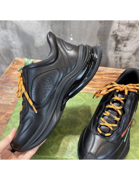 FashionStatement,GUCCI,IconicStyle,ItalianCraftsmanship,LuxuryFootwear,SNEAKER