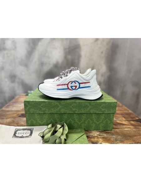 FashionStatement,GUCCI,IconicStyle,ItalianCraftsmanship,LuxuryFootwear,SNEAKER