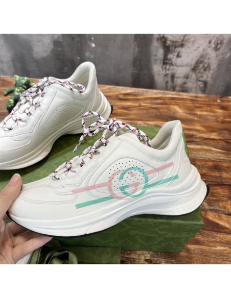 FashionStatement,GUCCI,IconicStyle,ItalianCraftsmanship,LuxuryFootwear,SNEAKER