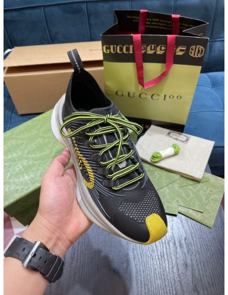 FashionStatement,GUCCI,IconicStyle,ItalianCraftsmanship,LuxuryFootwear,SNEAKER