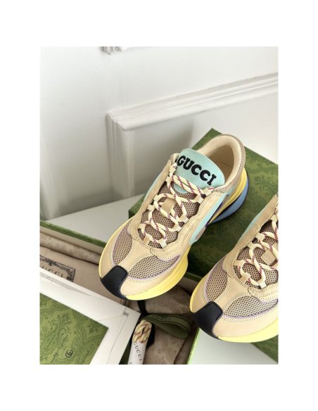 FashionStatement,GUCCI,IconicStyle,ItalianCraftsmanship,LuxuryFootwear,SNEAKER