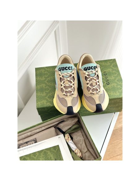 FashionStatement,GUCCI,IconicStyle,ItalianCraftsmanship,LuxuryFootwear,SNEAKER