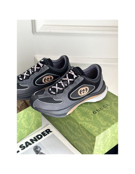 FashionStatement,GUCCI,IconicStyle,ItalianCraftsmanship,LuxuryFootwear,SNEAKER
