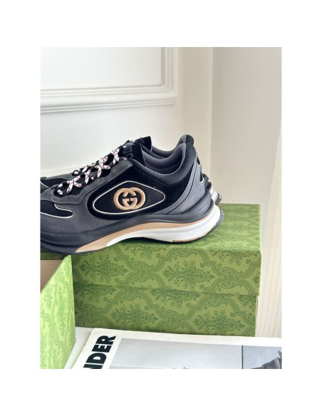 FashionStatement,GUCCI,IconicStyle,ItalianCraftsmanship,LuxuryFootwear,SNEAKER