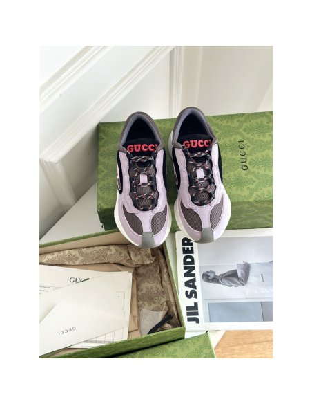 FashionStatement,GUCCI,IconicStyle,ItalianCraftsmanship,LuxuryFootwear,SNEAKER