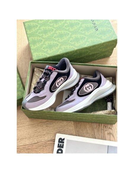 FashionStatement,GUCCI,IconicStyle,ItalianCraftsmanship,LuxuryFootwear,SNEAKER