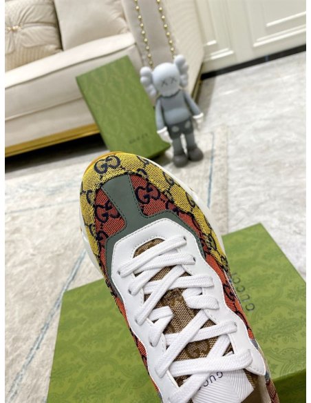 FashionStatement,GUCCI,IconicStyle,ItalianCraftsmanship,LuxuryFootwear,SNEAKER