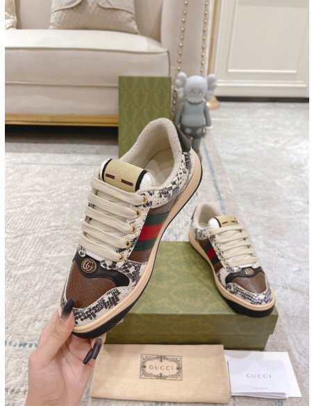 FashionStatement,GUCCI,IconicStyle,ItalianCraftsmanship,LuxuryFootwear,SNEAKER