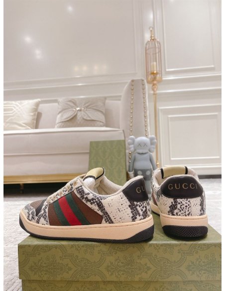 FashionStatement,GUCCI,IconicStyle,ItalianCraftsmanship,LuxuryFootwear,SNEAKER