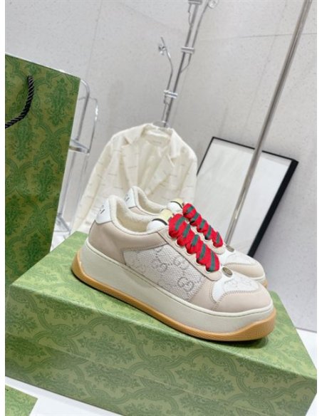 FashionStatement,GUCCI,IconicStyle,ItalianCraftsmanship,LuxuryFootwear,SNEAKER