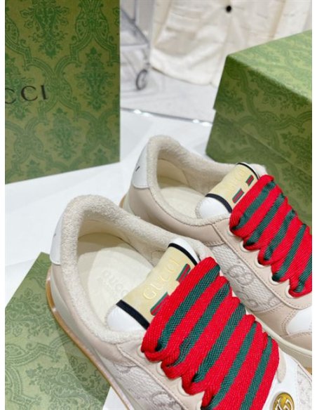 FashionStatement,GUCCI,IconicStyle,ItalianCraftsmanship,LuxuryFootwear,SNEAKER