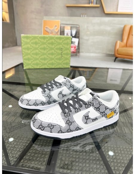 FashionStatement,GUCCI,IconicStyle,ItalianCraftsmanship,LuxuryFootwear,SNEAKER
