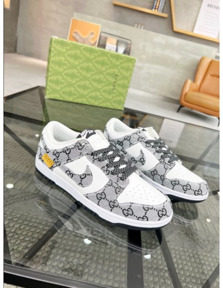 FashionStatement,GUCCI,IconicStyle,ItalianCraftsmanship,LuxuryFootwear,SNEAKER