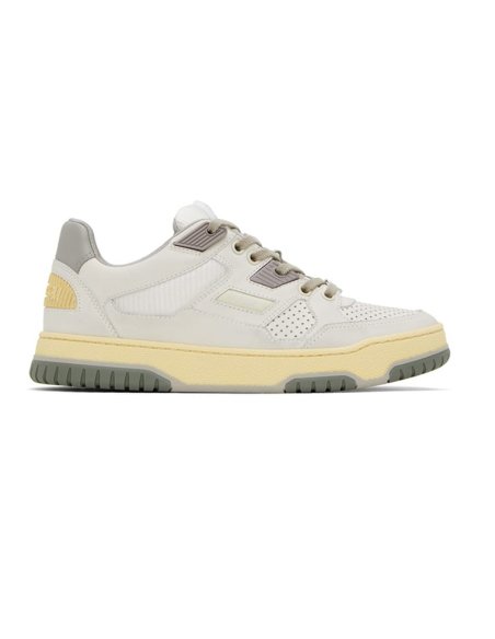 FashionStatement,GUCCI,IconicStyle,ItalianCraftsmanship,LuxuryFootwear,SNEAKER
