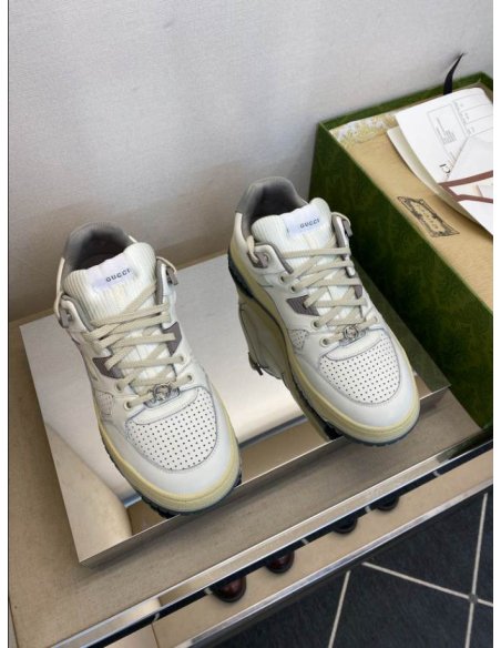 FashionStatement,GUCCI,IconicStyle,ItalianCraftsmanship,LuxuryFootwear,SNEAKER
