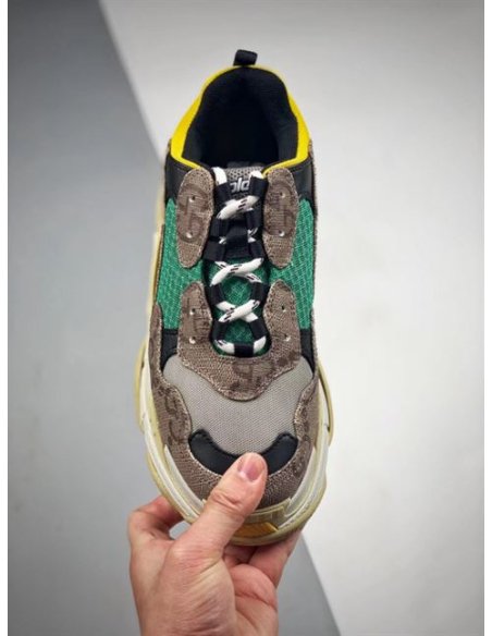 FashionStatement,GUCCI,IconicStyle,ItalianCraftsmanship,LuxuryFootwear,SNEAKER