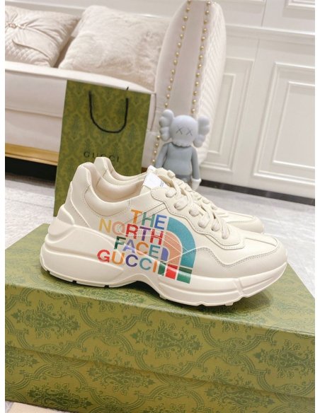 FashionStatement,GUCCI,IconicStyle,ItalianCraftsmanship,LuxuryFootwear,SNEAKER