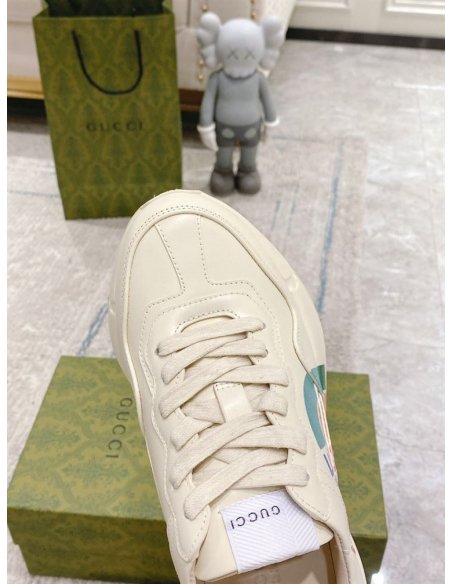 FashionStatement,GUCCI,IconicStyle,ItalianCraftsmanship,LuxuryFootwear,SNEAKER