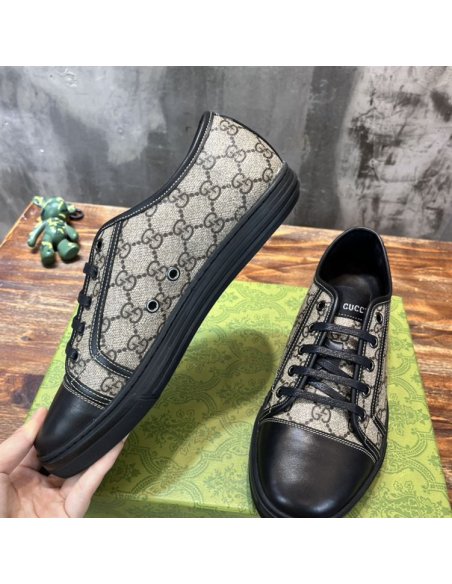 GUCCI,IconicStyle,LuxuryFootwear,SNEAKER