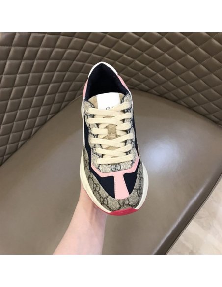FashionStatement,GUCCI,IconicStyle,ItalianCraftsmanship,LuxuryFootwear,SNEAKER