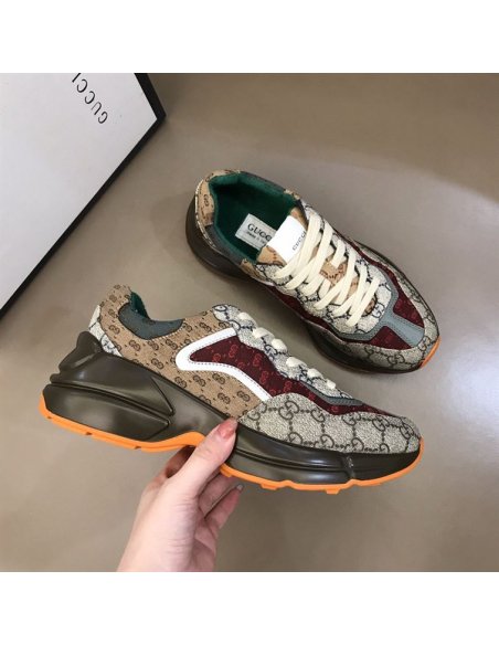 FashionStatement,GUCCI,IconicStyle,ItalianCraftsmanship,LuxuryFootwear,SNEAKER