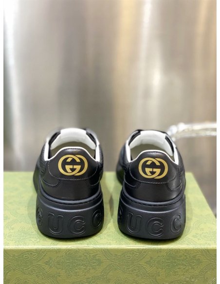 FashionStatement,GUCCI,IconicStyle,ItalianCraftsmanship,LuxuryFootwear,SNEAKER
