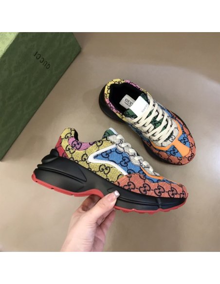 FashionStatement,GUCCI,IconicStyle,ItalianCraftsmanship,LuxuryFootwear,SNEAKER