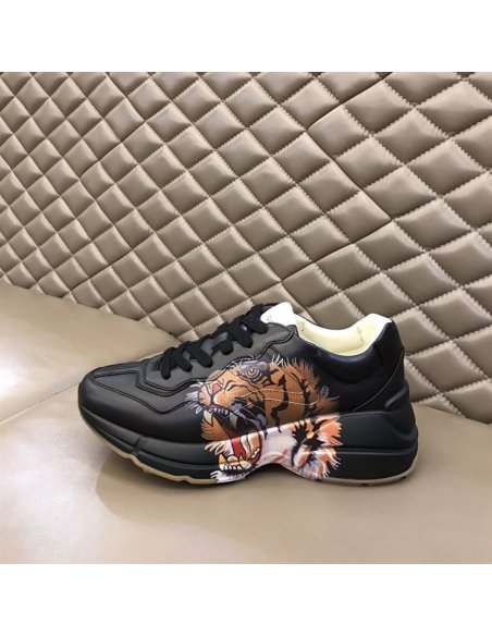 FashionStatement,GUCCI,IconicStyle,ItalianCraftsmanship,LuxuryFootwear,SNEAKER